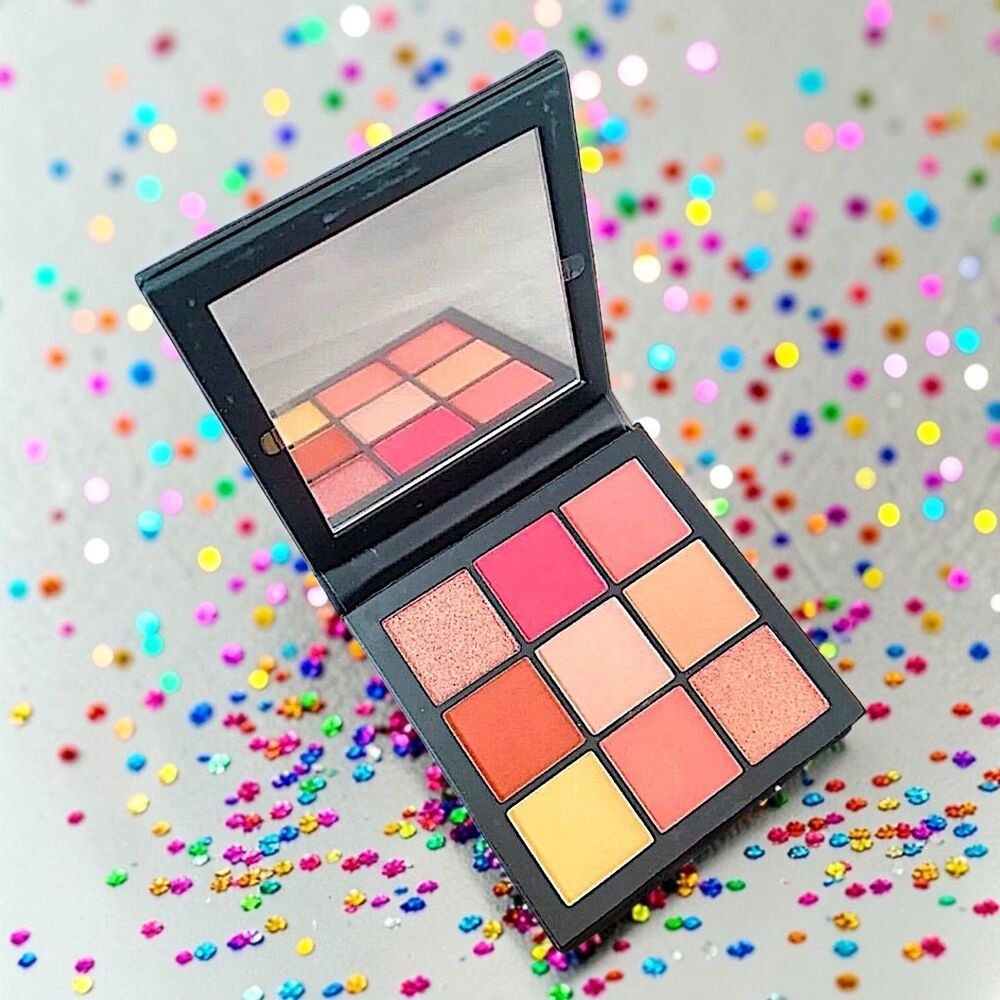 HUDA BEAUTY Coral Obsessions 9-Shade Eyeshadow Palette 9 x 0.04 oz New In Box
